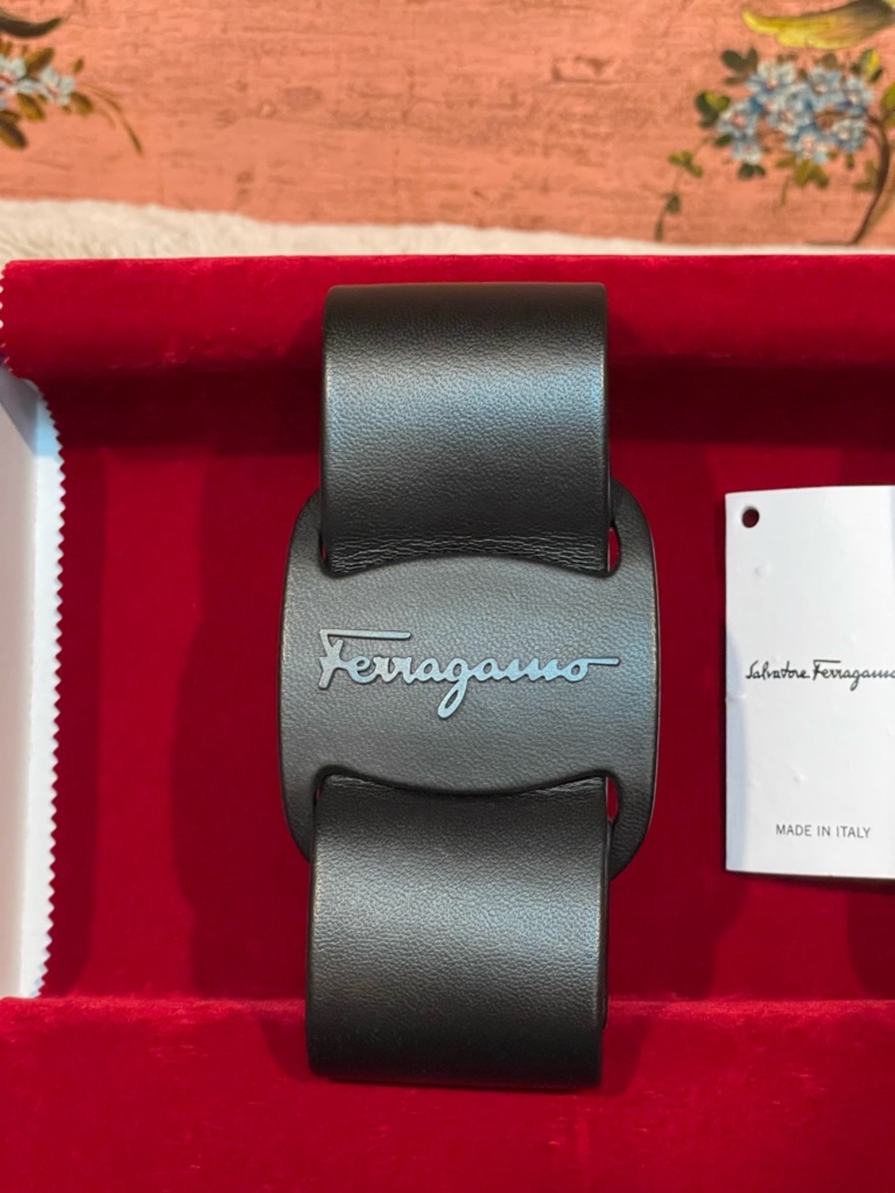 Salvatore Ferragamo Black Leather Hair Barrette, full set